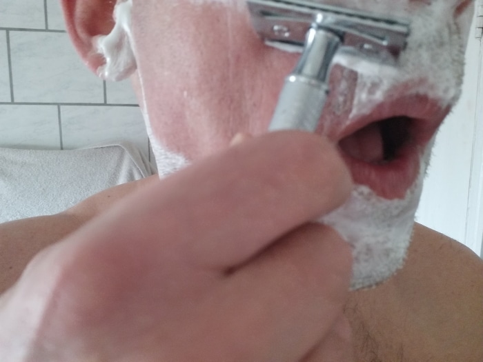shaving with the Muhle R89 safety razor and shaving cream