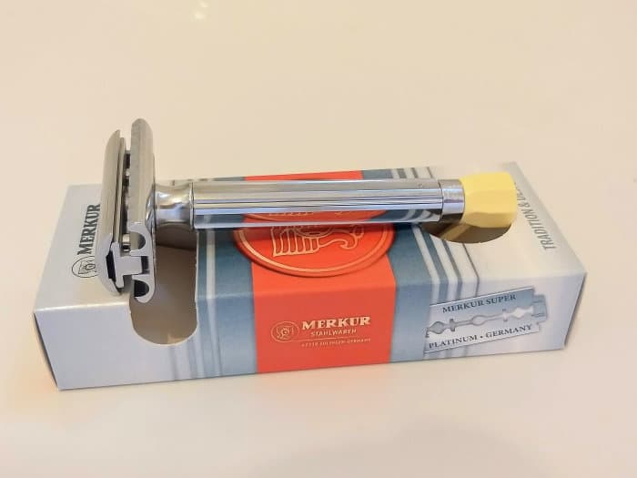 Merkur Progress 510 safety razor on its box