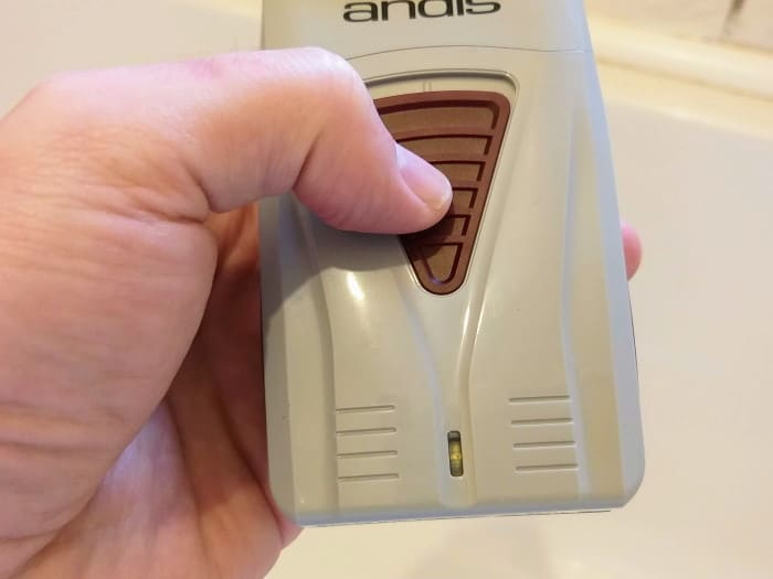 Andis ProFoil Lithium Shaver on and off switch