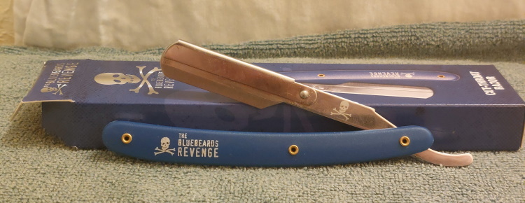 Bluebeards Revenge Cut Throat Shavette with its box in bathroom