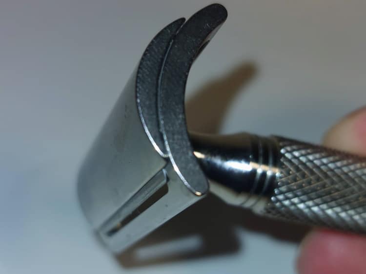 close up of RazoRock BBS razor head showing the blade overhang