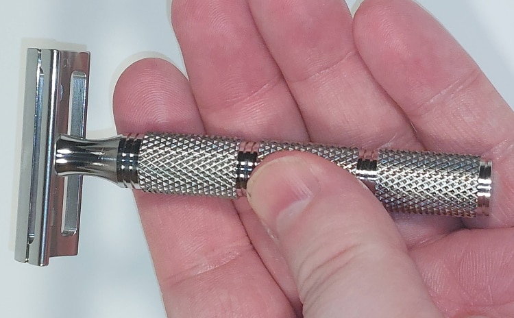 close up of RazoRock BBS razorshowing the handle grip clearly