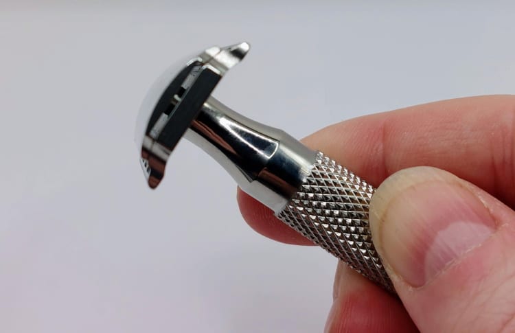 close up of RazoRock Lupo 72 razor showing how it grips in the hand
