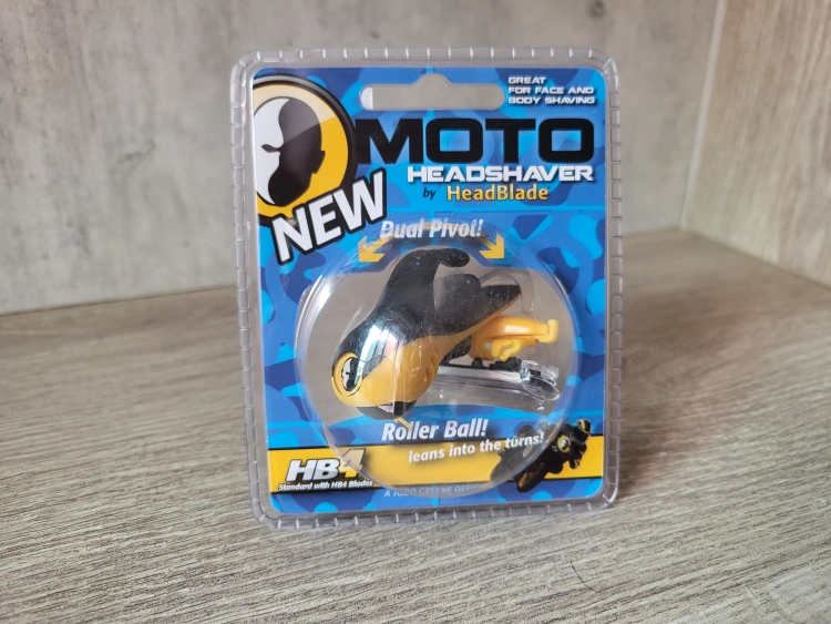 Headblade moto head razor in its packaging on a shelf