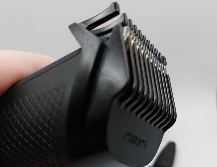 close up of Philips Norelco Series 3000 BT3210 beard trimmer attachment on the trimmer