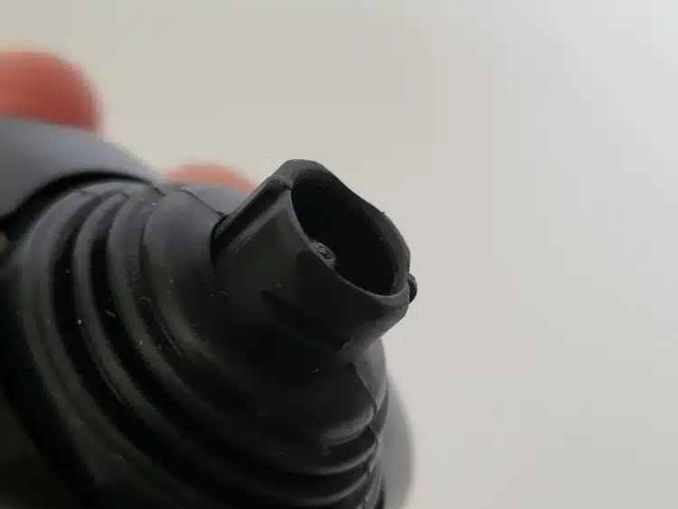 close up of Groomie BaldiePro blade attachment section on blade head