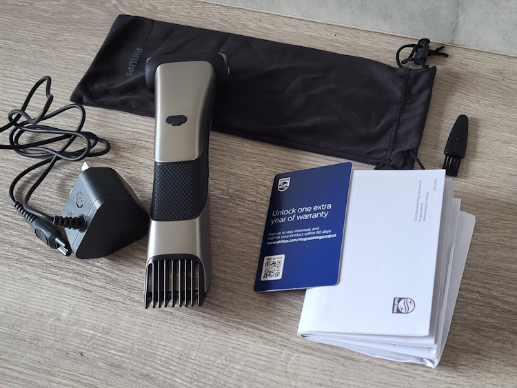 Philips Norelco Bodygroom 7000 Series Unboxed and all components