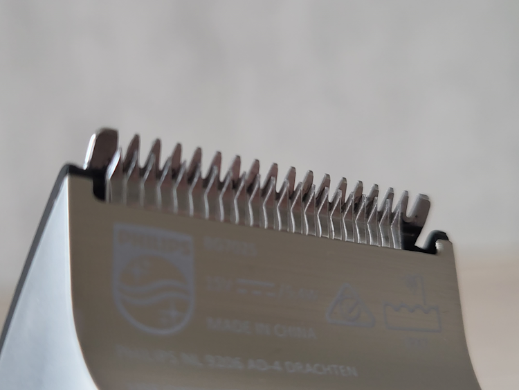 close up of the trimmer cutters on the Philips Norelco Bodygroom 7000 Series