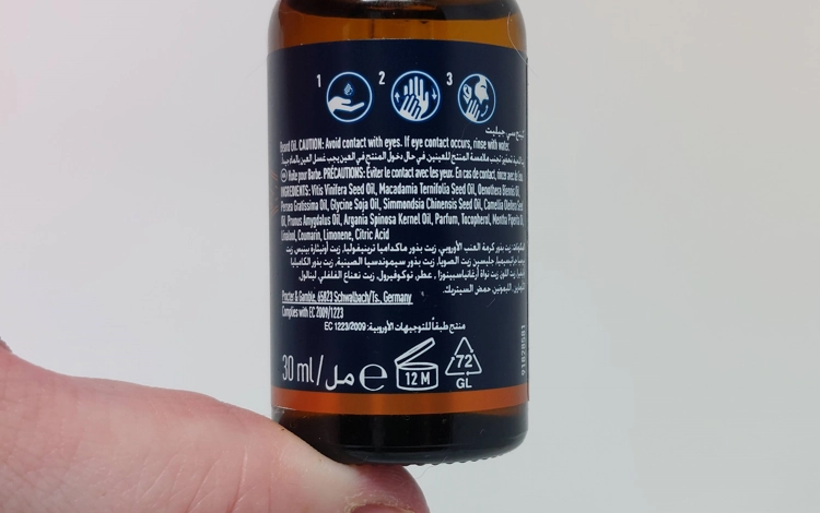 back of King C Gillette Beard Oil bottle displaying the ingredients
