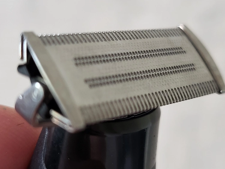 close up of Braun XT5 blade
