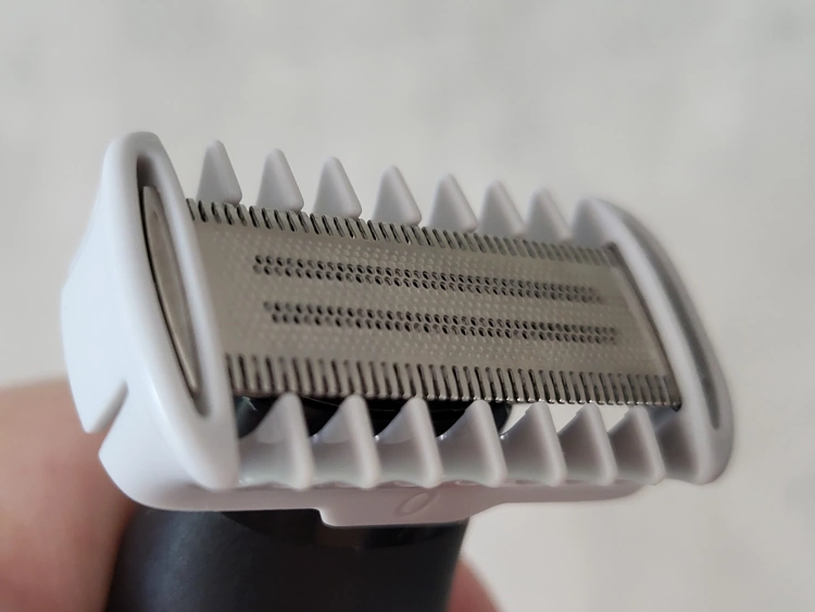 close up of Braun XT5 body comb attached and ready to use