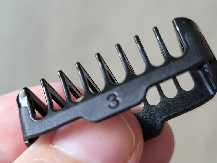 close up of Braun XT5 comb with number 3 engraved