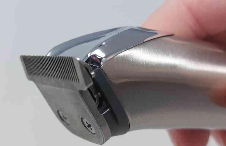 close up of Wahl Stainless Steel Lithium-Ion Beard Trimmer blade