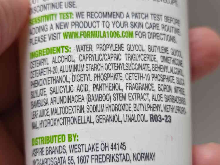 close up of Formula 10.0.6 Seriously Shine Free Mattifying Moisturizer ingredients on back of tube