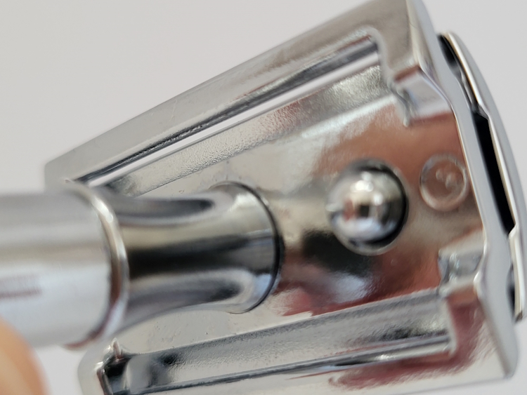 close up of Merkur 23c drainage slats under the razor