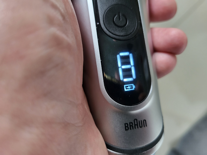 close up of Braun Series Pro+ numerical countdown indicator on number 8