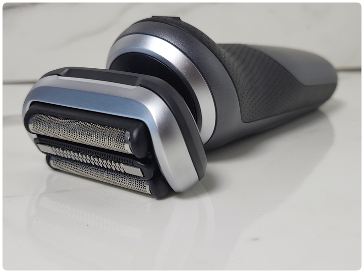 Braun Series 7 facing forwards with marble background