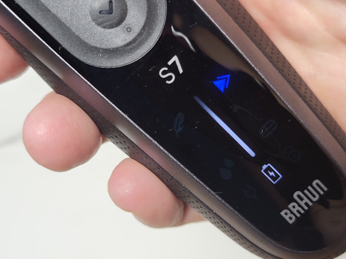 Braun Series 7 turbo mode activated and LED arrow displayed