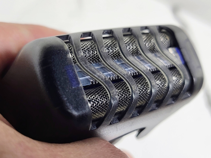 close up of Remington F4 stubble guard on the shaver
