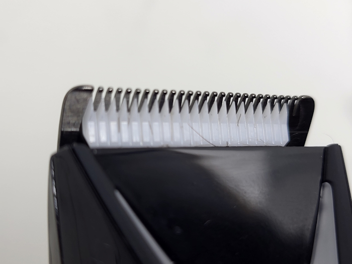 close up of Manscaped Lawn Mower 5.0 Ultra trimmer blade