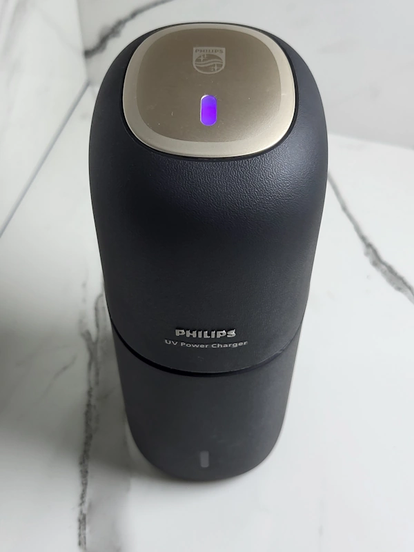 i9000 Ultra inside UV charger