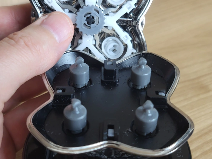 Pitbull Silver Pro SX5 collection chamber and shaver head head removed