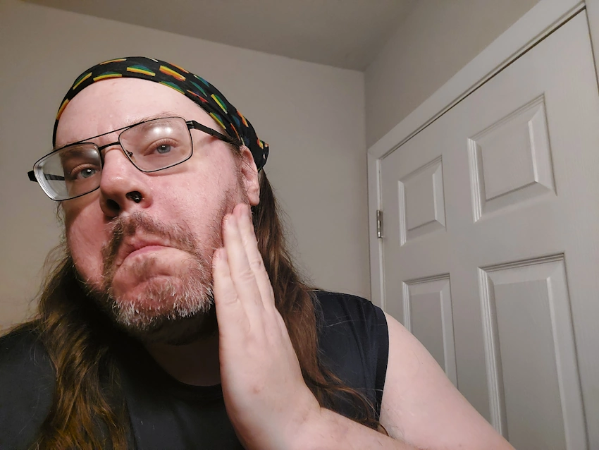 Robert using the Every Man Jack Aged Bourbon Beard Oil Robert using the Every Man Jack Aged Bourbon Beard Oil