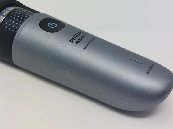textured silver body of the Philips Norelco Series 7000 Beard Trimmer