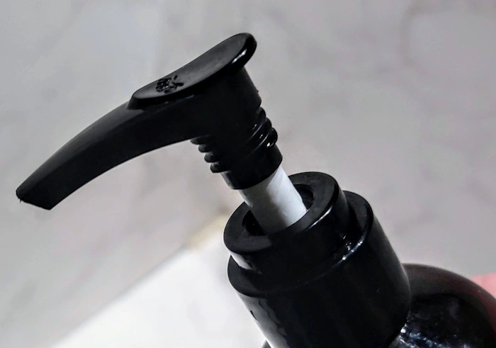 close up of Every Man Jack Beard Wash screw top design