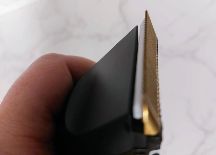 close up of the blade on the Brio BeardScape V2 Trimmer