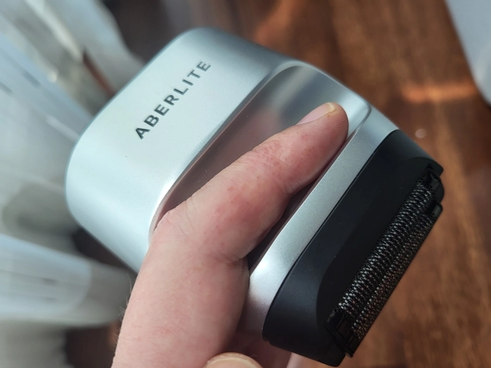 Holding Aberlite Touch 2 with the other method of holding it