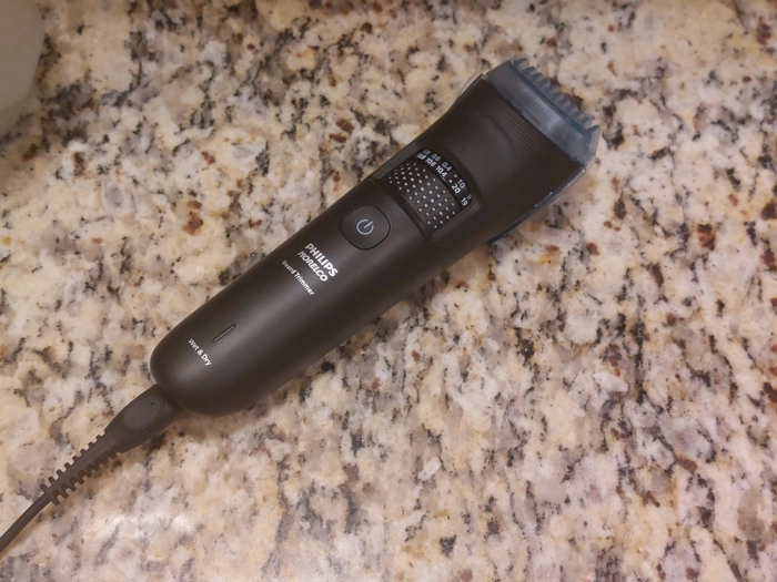 charging Philips Beard Trimmer 5000 Series