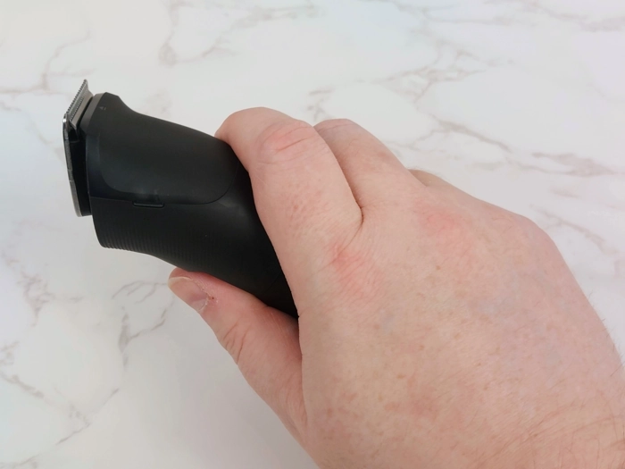 holding Philips Beard Trimmer Series 5000