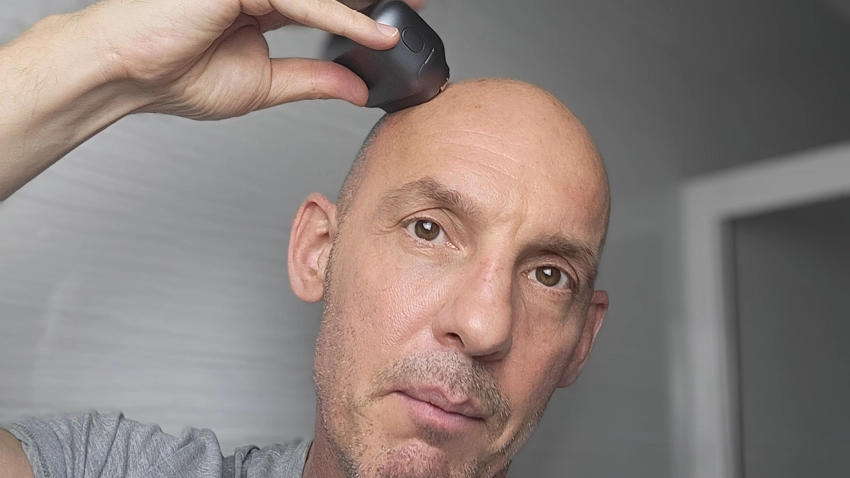 Jason Jones head shaving with the Laifen P3 Pro260423_172243