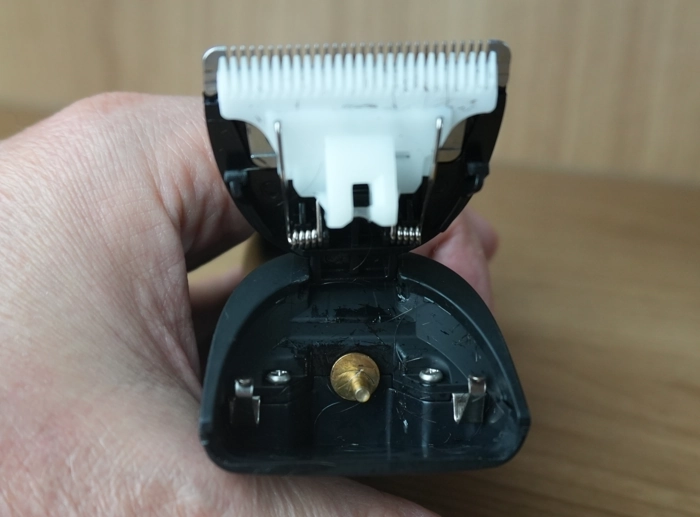 Manspot groin and body trimmer blade section opened displaying ceramic blade