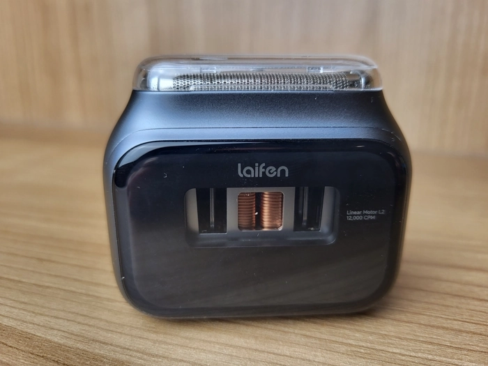 displaying the Laifen P3 Pro on a wooden shelf