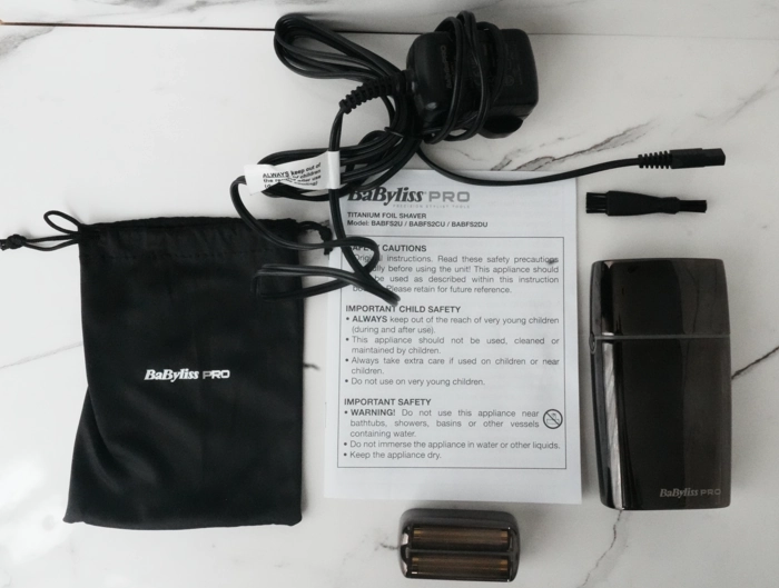 Babyliss Pro FX02 unboxed with all components laid out