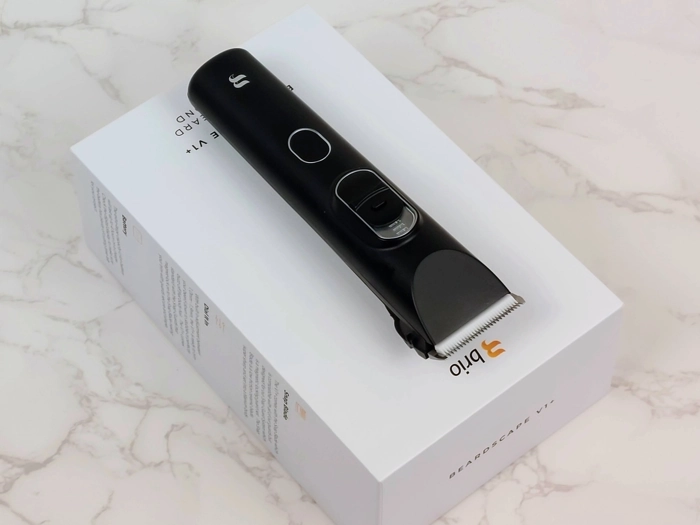 Brio Beardscape V1 Plus on its box