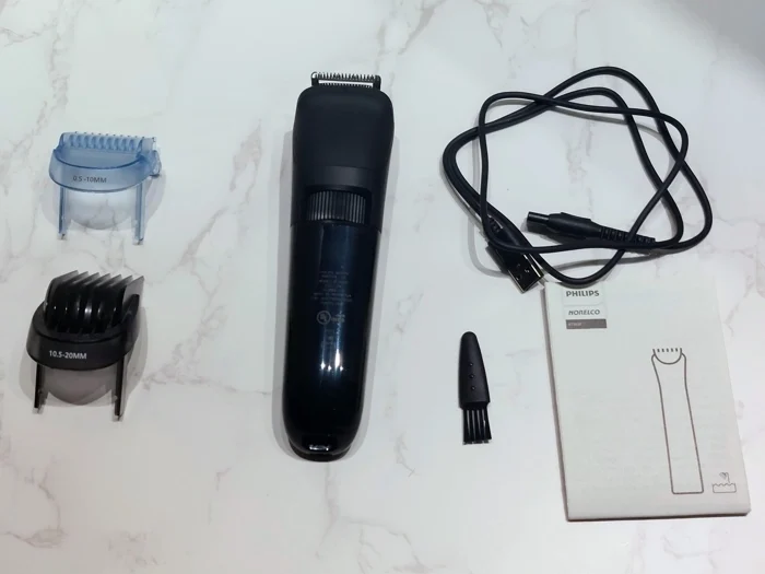 Philips Beard Trimmer 3000 Series BG36 Unboxed with all components on display