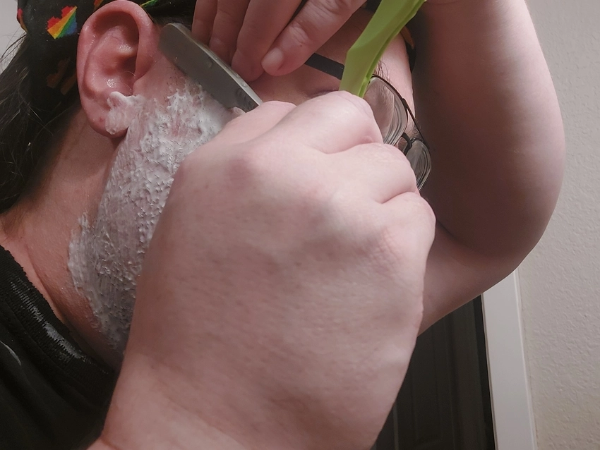 Robert shaving with Feather SS Club Shavette