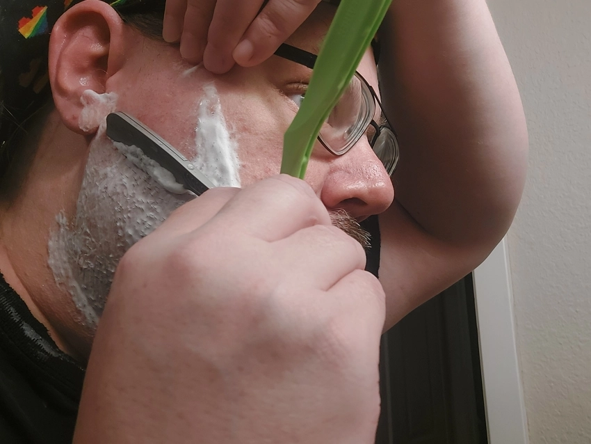 Robert shaving with Feather SS Club Shavette