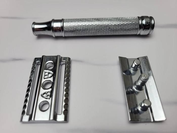 Muhle R89 displayed in three parts
